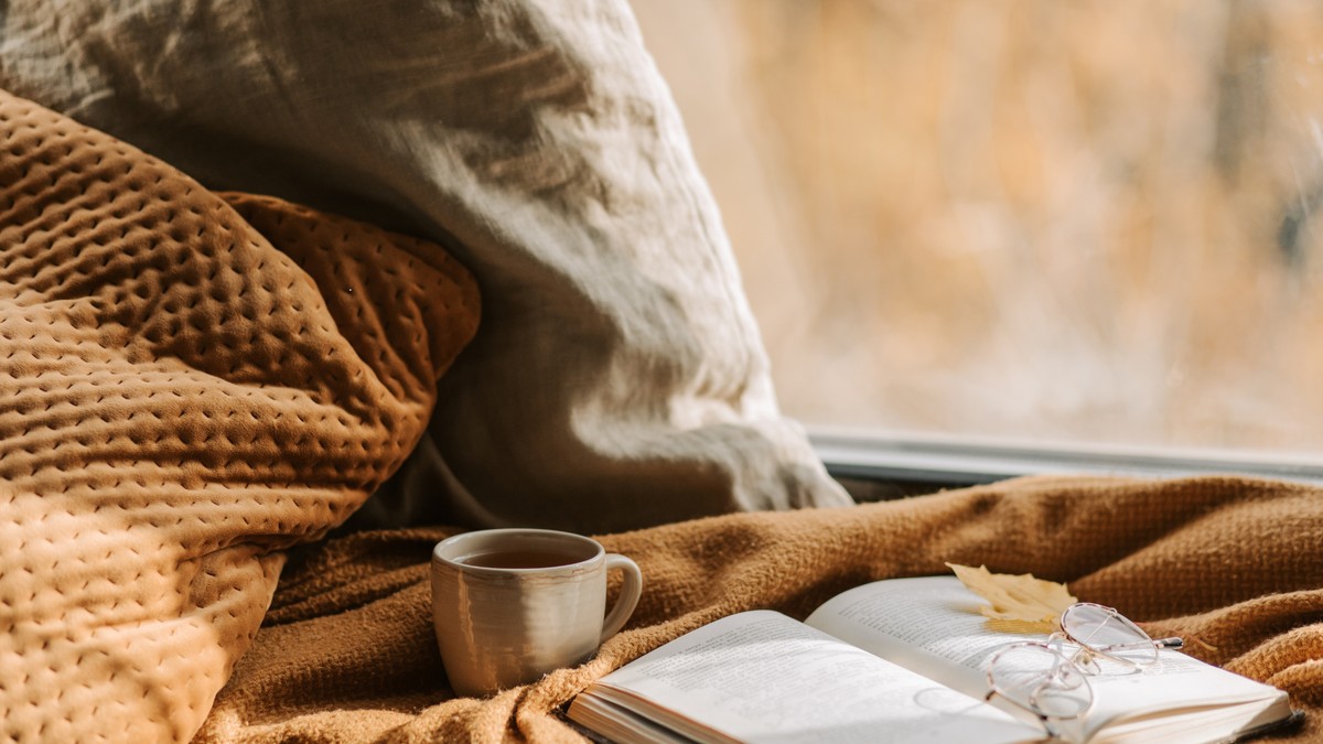 How to Take Aesthetic Bookstagram Photos: 2026 Guide for BookTok