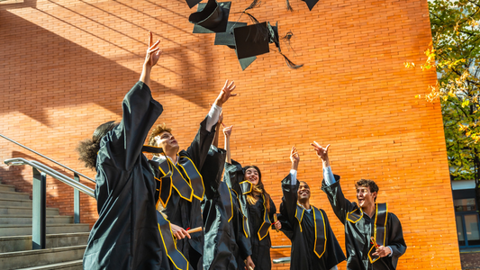 Best Graduation Gifts for English Majors | 2026 Literary Gift Guide